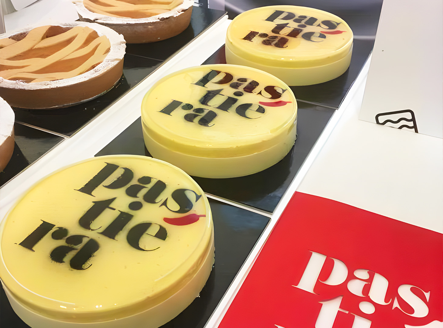 Pas-tiè-ra, una versione rivisitata del tipico dolce campano, in chiave di semifreddo