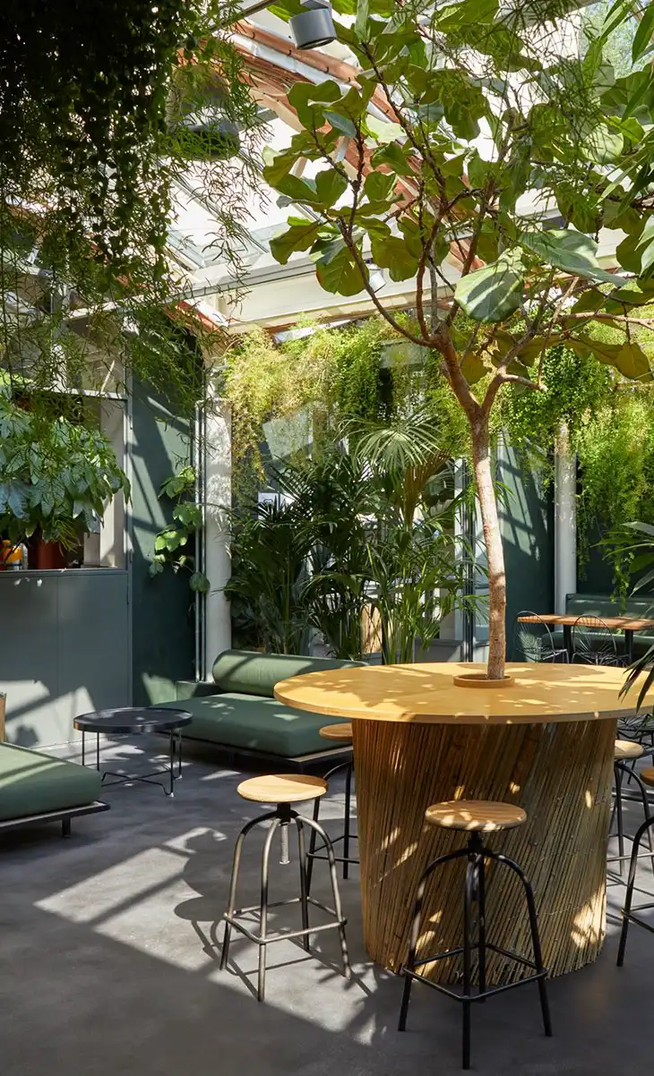 Giardino interno di Combo a Milano